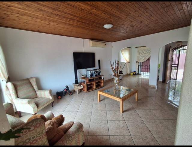 3 BEDROOM HOUSE FOR SALE IN GLENVISTA